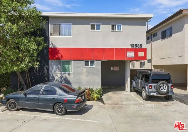 Listing Photo 1 - Condo for sale in building located at 12535 Pacific Ave, Los Angeles, CA 90066 - Unit #