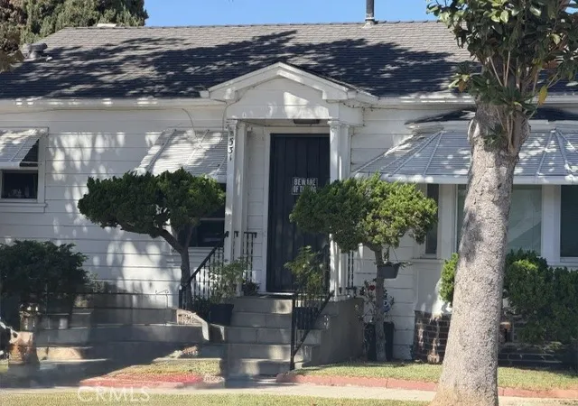 Photo 2 of Multi family home for sale at 531 W Denni, Wilmington, CA 90744 | MLS# SB26212150 | Listing updated on 2026-10-27