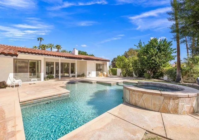 Photo 3 of Single family home for sale at 76101 Zuni Rd, Indian Wells, CA 92210 | MLS# 219153815DA | Listing updated on 2026-10-09