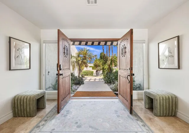Photo 4 of Single family home for sale at 76101 Zuni Rd, Indian Wells, CA 92210 | MLS# 219153815DA | Listing updated on 2026-10-09