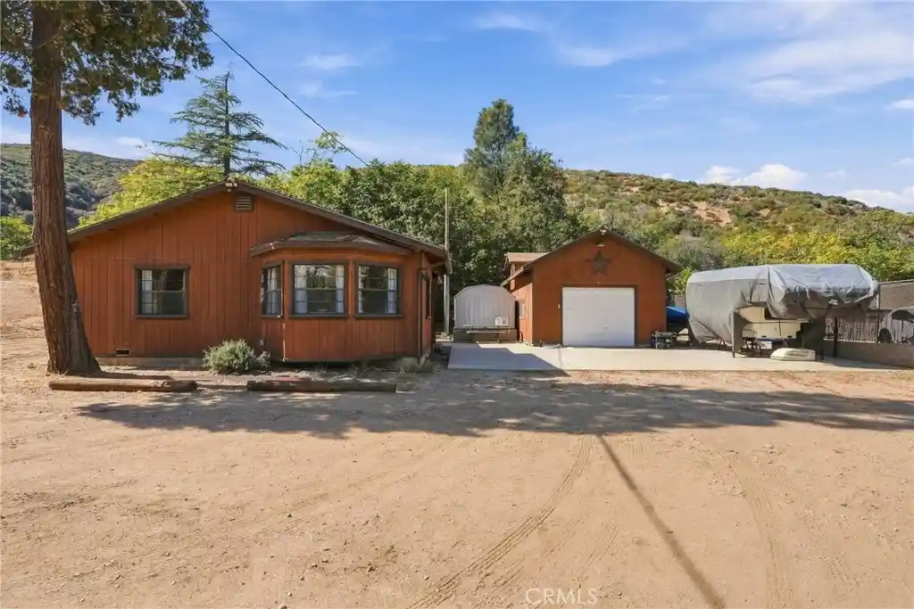 Single family home for sale at 43571 Lake Hughes, Lake Hughes, CA 93532 | MLS# SR26216700