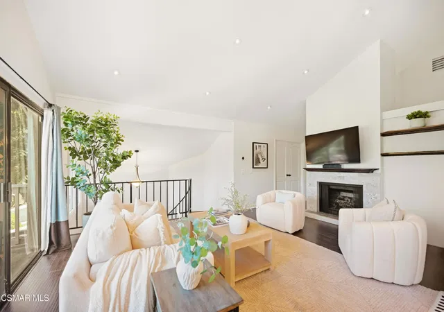 Photo 2 of Townhouse for sale at 611 Calle Seguro, Oak Park, CA 91377 | MLS# 226004736 | Listing updated on 2026-10-06