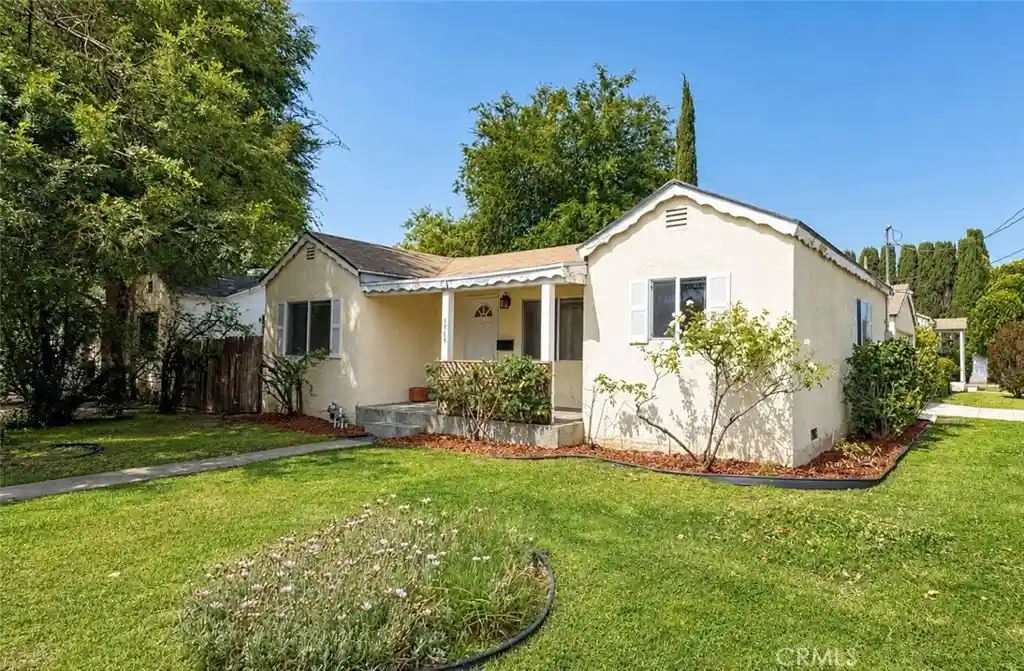Photo 1 of Multi family home for sale at 5759 Hazeltine, Van Nuys, CA 91401 | MLS# BB26216725 | Listing updated on 2026-10-18