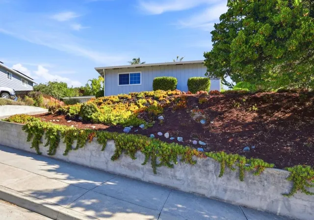 Photo 3 of Single family home for sale at 5010 Thurber Ln, Santa Cruz, CA 95065 | MLS# ML82063629 | Listing updated on 2026-10-12