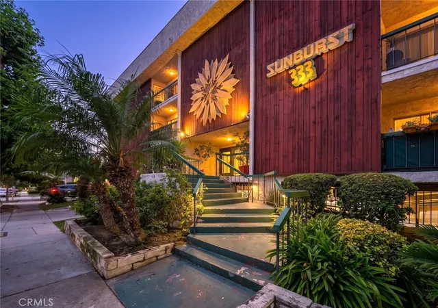 Listing Photo 2 - Condo for sale in building located at 333 Burchett St, Glendale, CA 91203 - Unit #206