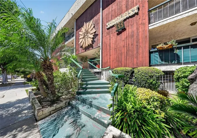 Listing Photo 3 - Condo for sale in building located at 333 Burchett St, Glendale, CA 91203 - Unit #206