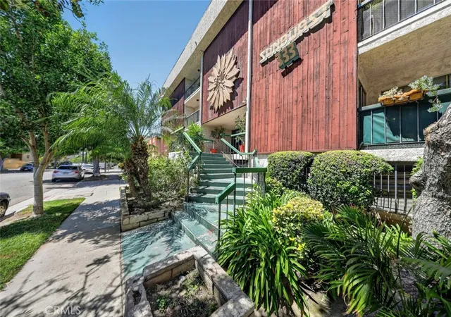 Listing Photo 5 - Condo for sale in building located at 333 Burchett St, Glendale, CA 91203 - Unit #206