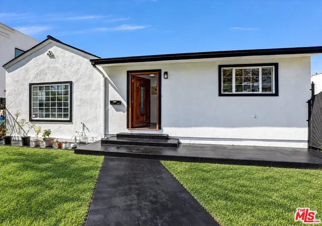 Photo 2 of Single family home for sale at 607 N Fuller Ave, Los Angeles, CA 90036 | MLS# 26994391 | Listing updated on 2026-10-07