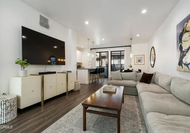 Photo 2 of Townhouse for sale at 4201 Pennsylvania Ave #E2, La Crescenta, CA 91214 | MLS# P1-29123 | Listing updated on 2026-10-09