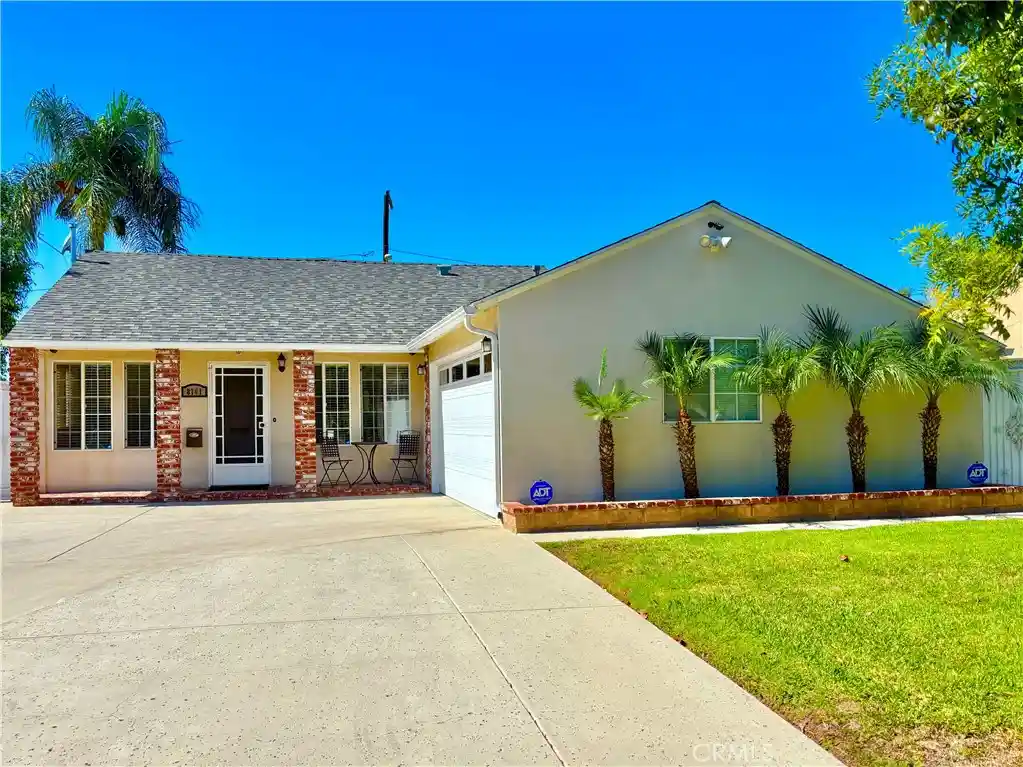 Single family home for sale at 8101 Jellico Ave, Northridge, CA 91325 | MLS# SR26216706