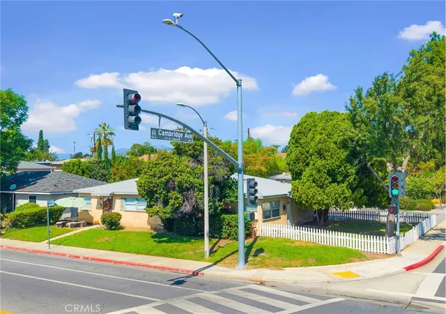 Photo 4 of House for sale at 309 N Cambridge Ave, Claremont, CA 91711 | MLS# CV26216935 | Listing updated on 2026-10-09