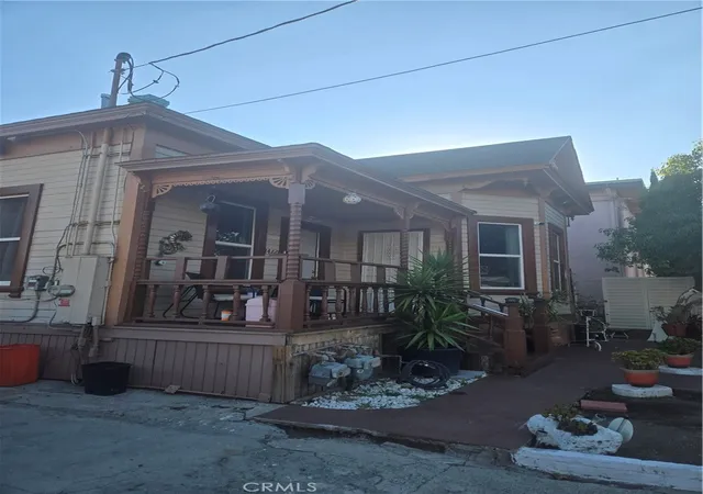 Single family home for sale at 1460 West 23rd, Los Angeles, CA 90007 | MLS# DW26216972