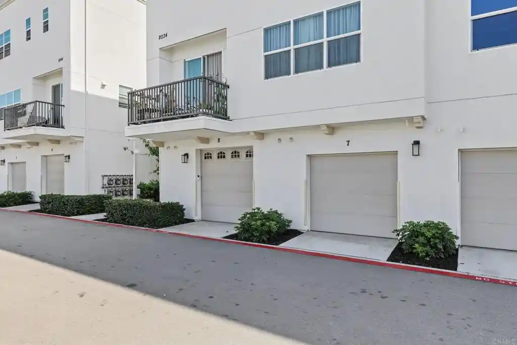 Listing Photo 2 - Condo for sale in 2034 Luzon Ln located at 2034 Luzon Ln, Chula Vista, CA 91915 - Unit 2034 Luzon Ln