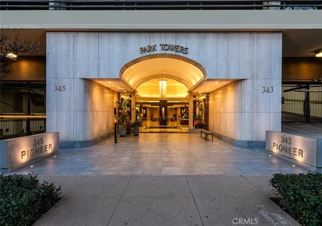 Listing Photo 1 - Condo for sale in building located at 345 Pioneer Dr, Glendale, CA 91203 - Unit #1705