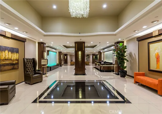 Listing Photo 2 - Condo for sale in building located at 345 Pioneer Dr, Glendale, CA 91203 - Unit #1705