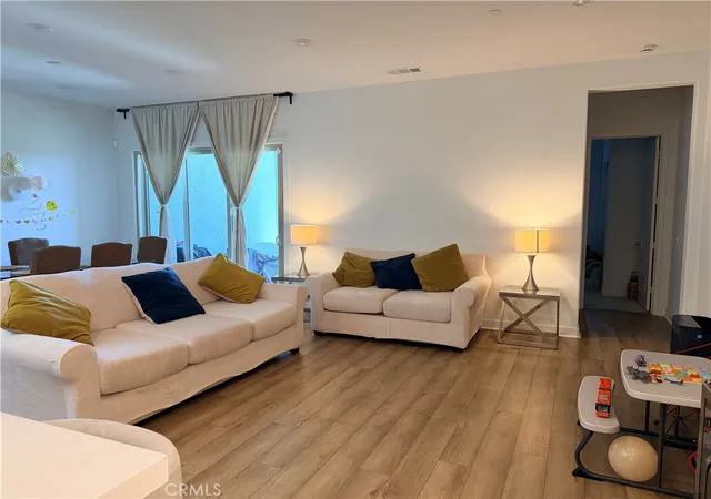 Listing Photo 5 - Condo for sale in building located at 168 Mullberry, Montebello, CA 90640