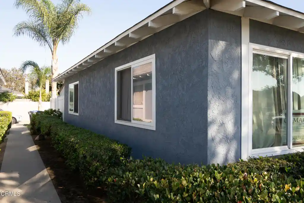 Listing Photo 2 - Condo for sale in 2310 Alexander St located at 2310 Alexander St, Oxnard, CA 93033 - Unit 2310 Alexander St
