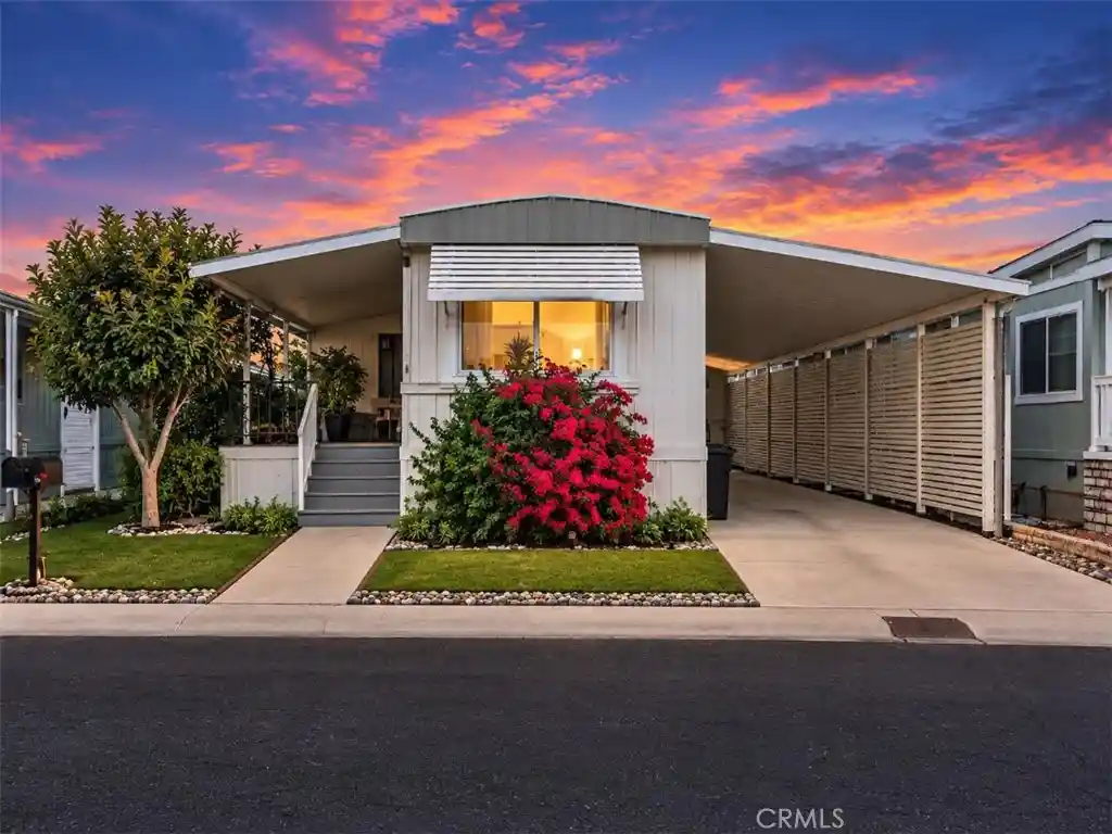 Manufactured home for sale at 27601 Sun City Blvd #302, Menifee, CA 92586 | MLS# TR26216990