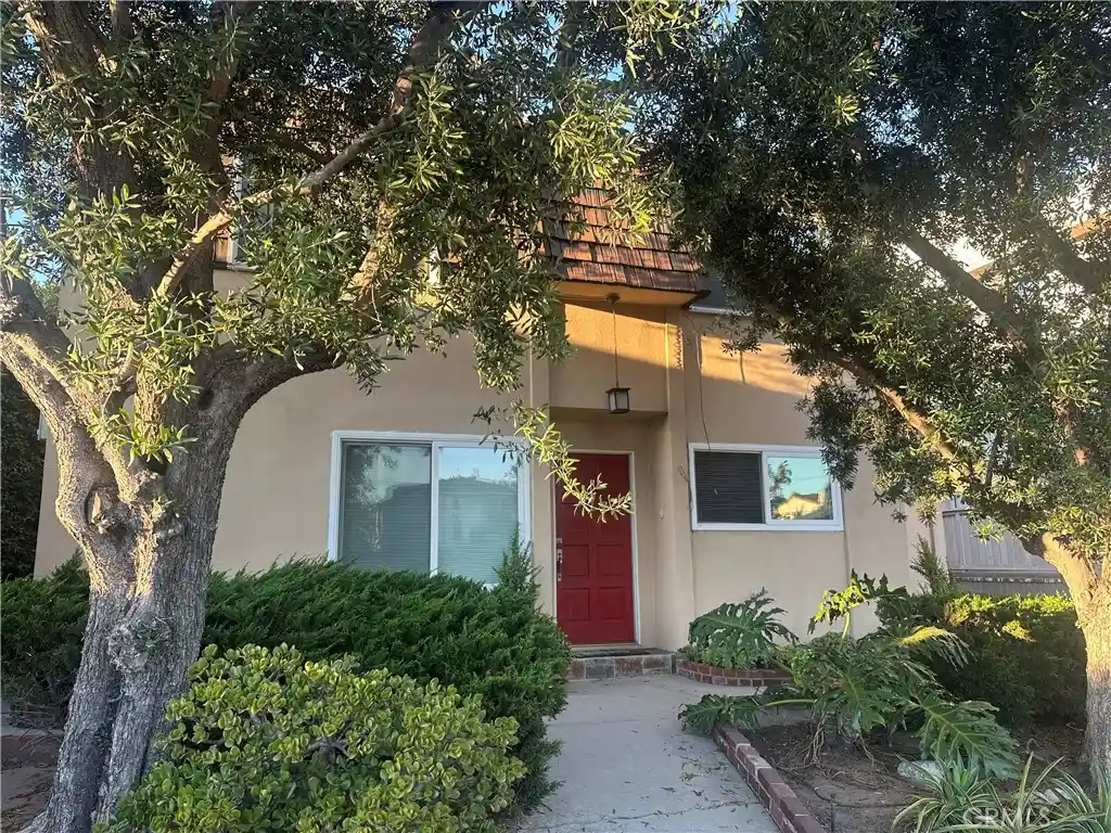 Listing Photo 1 - Condo for sale in 1311 Manhattan Bch Blvd located at 1311 Manhattan Bch Blvd, Manhattan Beach, CA 90266 - Unit 1311 Manhattan Beach Blvd
