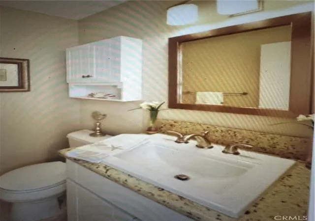 Listing Photo 5 - Condo for sale in building located at 1311 Manhattan Bch Blvd, Manhattan Beach, CA 90266 - Unit #1