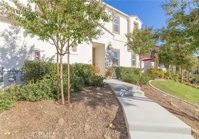 Listing Photo 1 - Condo for sale in building located at 31827 Calle Brio, Temecula, CA 92592 - Unit #