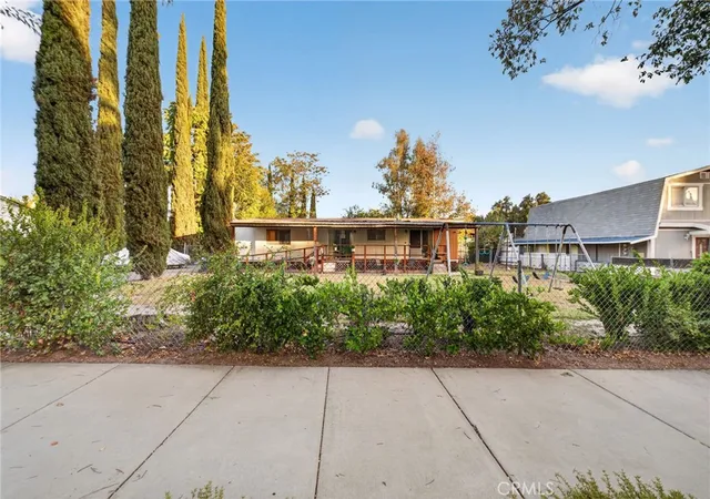 Photo 2 of Single family home for sale at 41926 Juniper, Murrieta, CA 92562 | MLS# SW26217014 | Listing updated on 2026-10-09