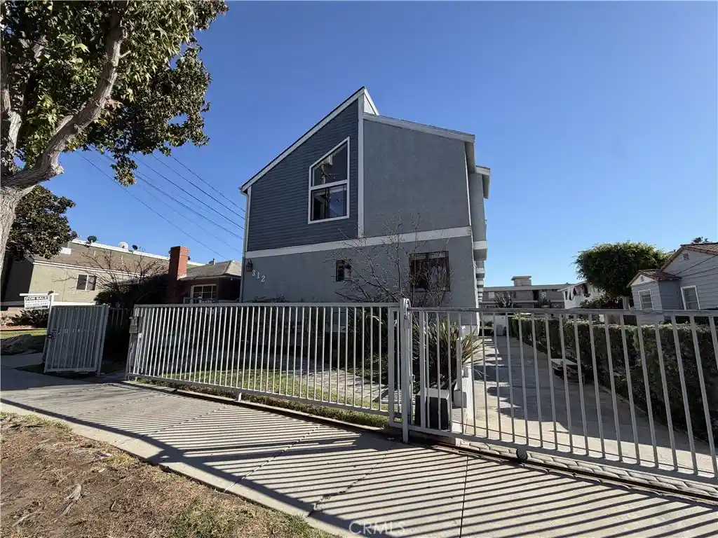Listing Photo 1 - Condo for sale in 312 E Plymouth St located at 312 E Plymouth St, Inglewood, CA 90302 - Unit 312 E Plymouth St