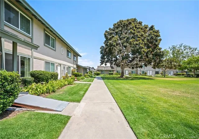 Photo 2 of Condo for sale at 4694 Madrid Way #38C, Huntington Beach, CA 92649 | MLS# PW26217049 | Listing updated on 2026-10-10