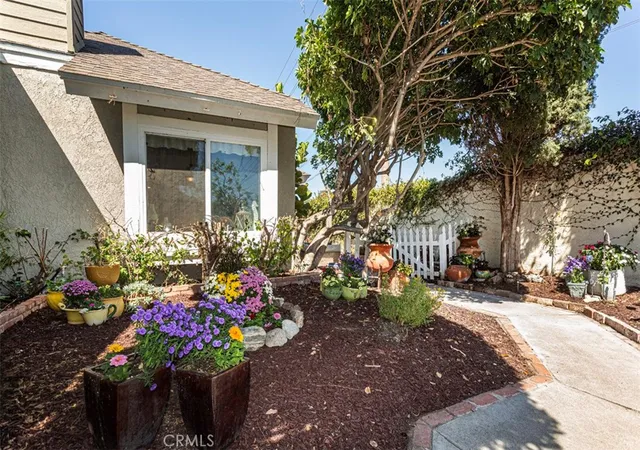 Photo 2 of Condo for sale at 24 Riverstone, Irvine, CA 92606 | MLS# IG26217127 | Listing updated on 2026-10-11