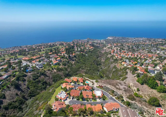 Photo 2 of Townhouse for sale at 6622 Ocean Crst Dr, Rancho Palos Verdes, CA 90275 | MLS# 26835055 | Listing updated on 2026-10-07