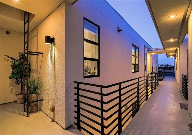 Listing Photo 4 - Condo for sale in building located at 3128 CaƱon St, San Diego, CA 92106 - Unit #301