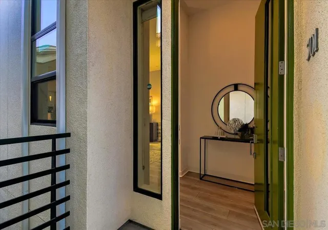 Listing Photo 5 - Condo for sale in building located at 3128 CaƱon St, San Diego, CA 92106 - Unit #301