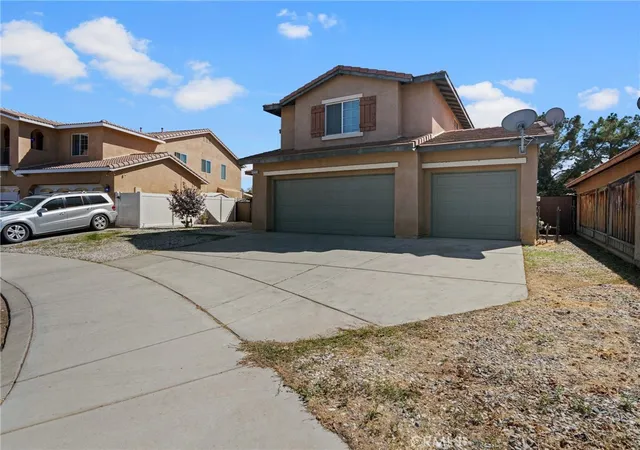 Photo 3 of Single family home for sale at 12777 Boeing Ct, Victorville, CA 92392 | MLS# DW26217151 | Listing updated on 2026-10-11
