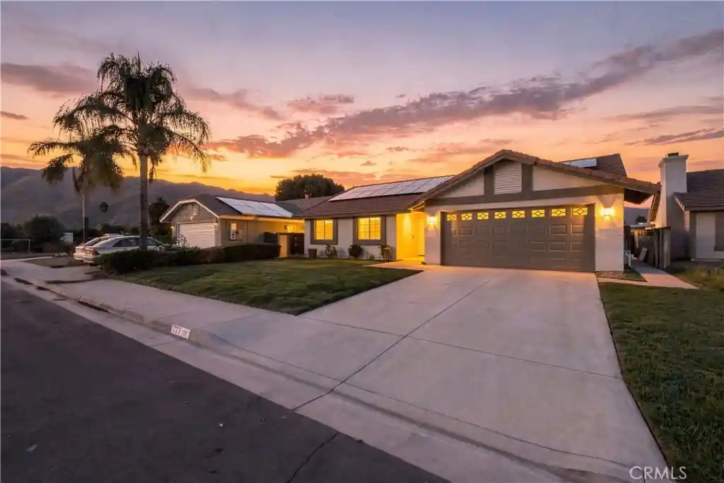 Photo 1 of Single family home for sale at 233 Castle Ct, San Jacinto, CA 92583 | MLS# OC26217156 | Listing updated on 2026-10-19