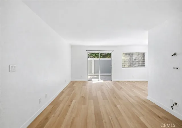 Listing Photo 3 - Condo for sale in building located at 1530 W 145th, Gardena, CA 90247 - Unit #108