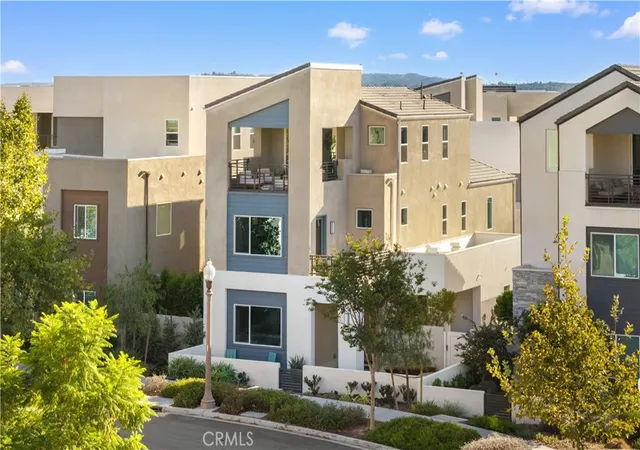 Photo 2 of Condo for sale at 187 Sawbuck, Irvine, CA 92618 | MLS# OC26217126 | Listing updated on 2026-10-12
