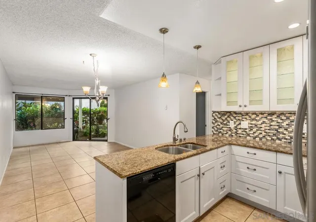 Listing Photo 4 - Condo for sale in building located at 8308 Regents Rd, San Diego, CA 92122 - Unit #1O