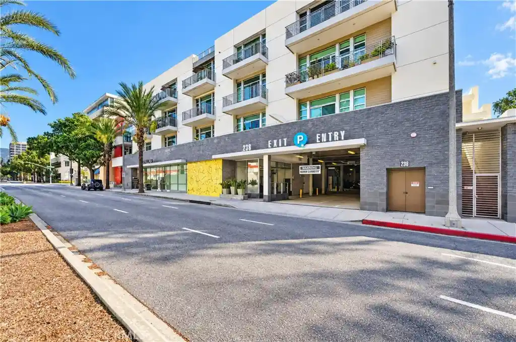 Listing Photo 2 - Condo for sale in 238 S Arroyo located at 238 S Arroyo, Pasadena, CA 91105 - Unit #303