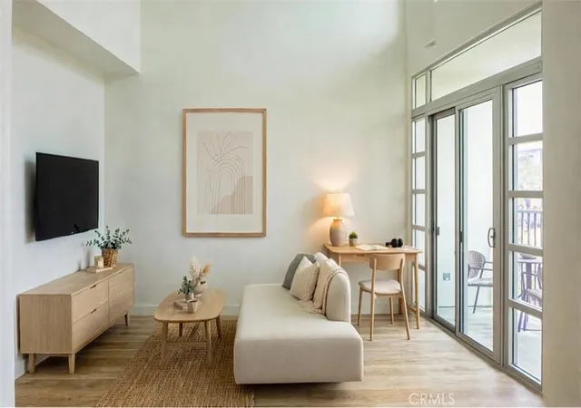 Listing Photo 4 - Condo for sale in building located at 238 S Arroyo, Pasadena, CA 91105 - Unit #303