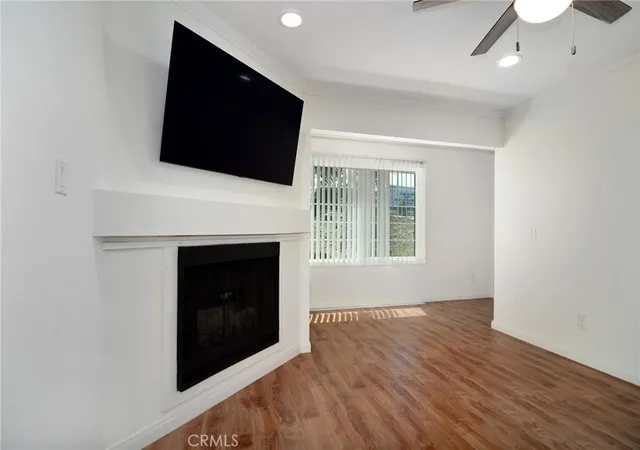 Photo 3 of Condo for sale at 5525 Canoga Ave #124, Woodland Hills, CA 91367 | MLS# SR26216252 | Listing updated on 2026-10-07
