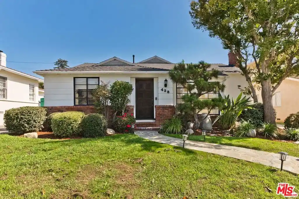 Photo 1 of Sale Pending at 428 S Gretna Green Way, Los Angeles, CA 90049 | MLS# 26994173 | Listing updated on 2026-10-22