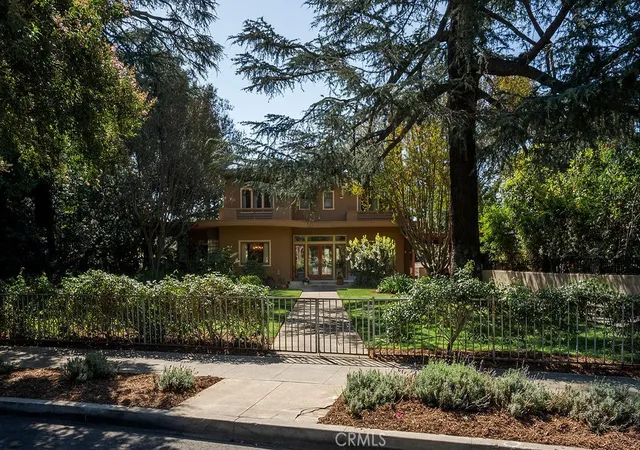 Photo 2 of Single family home for sale at 418 E Jefferson, Pomona, CA 91767 | MLS# CV26216256 | Listing updated on 2026-10-11