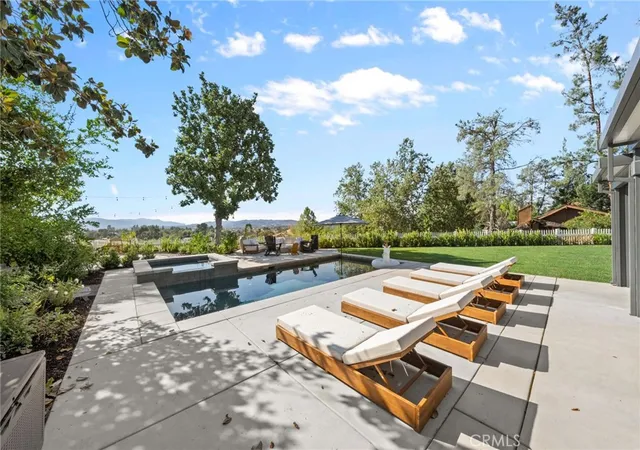 Photo 1 of Single family home for sale at 31560 Avenida Del Reposo, Temecula, CA 92591 | MLS# SW26163463 | Listing updated on 2026-10-10