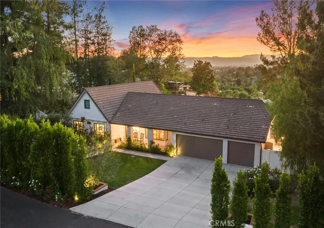 Photo 2 of Single family home for sale at 31560 Avenida Del Reposo, Temecula, CA 92591 | MLS# SW26163463 | Listing updated on 2026-10-10