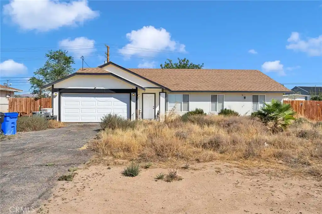 Photo 1 of Single family home for sale at 11425 Kiowa Rd, Apple Valley, CA 92308 | MLS# HD26217161 | Listing updated on 2026-10-26