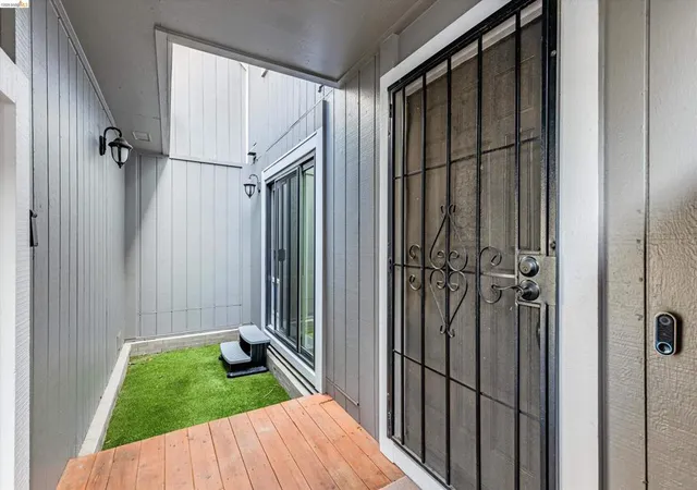 Photo 2 of Townhouse for sale at 2025 Sand Point Rd, Discovery Bay, CA 94505 | MLS# 41150380 | Listing updated on 2026-10-06