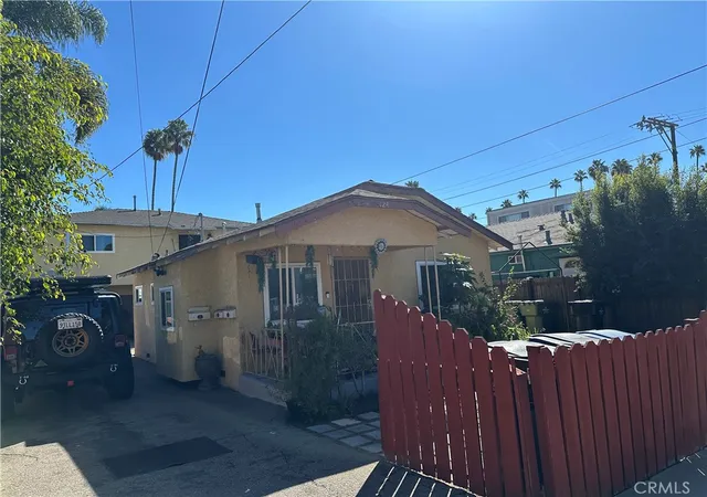 Multi family home for sale at 124 N Cedar, Inglewood, CA 90301 | MLS# DW26217219