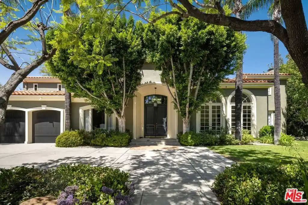 Photo 1 of Mansion for sale at 5425 Encino Ave, Encino, CA 91316 | MLS# 26996631 | Listing updated on 2026-10-14