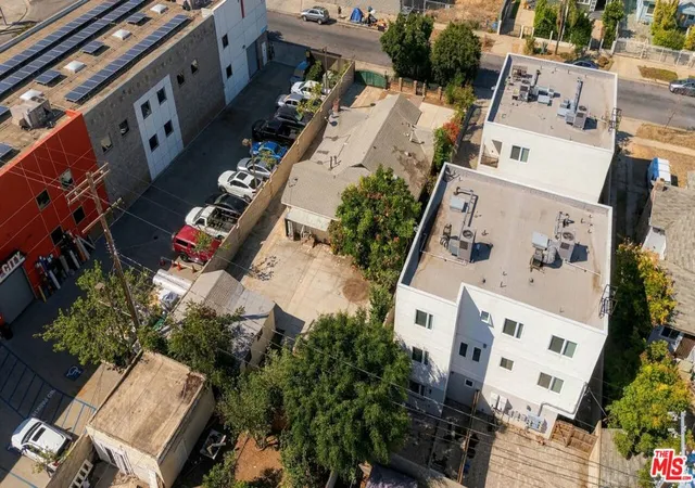 Photo 6 of Single family home for sale at 1114 N Heliotrope Dr, Los Angeles, CA 90029 | MLS# 26997467 | Listing updated on 2026-10-06
