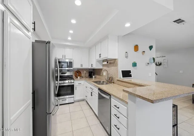 Photo 2 of Townhouse for sale at 228 Hl Ranch Dr, Thousand Oaks, CA 91362 | MLS# 226004750 | Listing updated on 2026-10-06